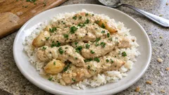 Creamy one-pan garlic chicken with Parmesan sauce (ready in under 30 minutes)