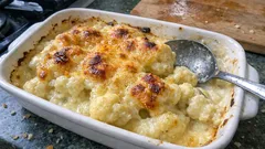 Easy Cauliflower Cheese with a Golden Cheddar Top (Ready in Under 30 Minutes)