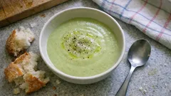 Easy Celery Soup with Potato and Milk – smooth, warming and budget-friendly